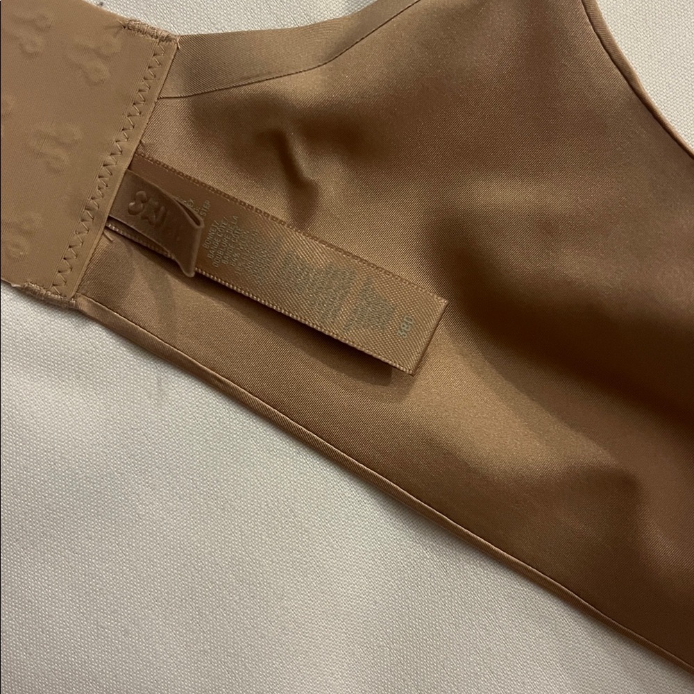 SKIMS ULTIMATE TEARDROP PUSH-UP BRA - Picture 3 of 3